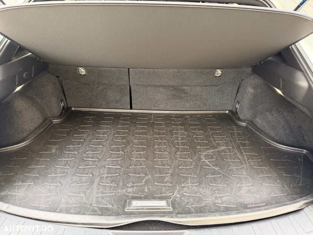 Lexus UX 250h FWD Business - 23