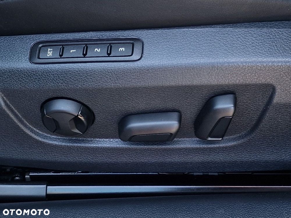 Skoda Superb 2.0 TDI SCR 4x4 L&K DSG - 25