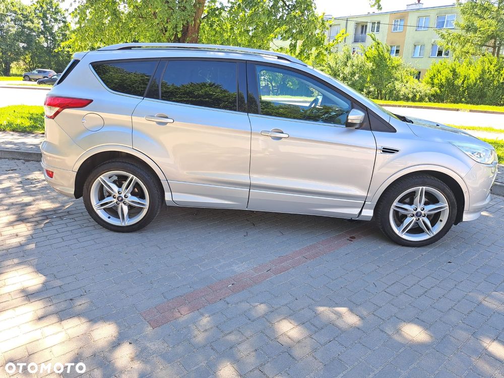 Ford Kuga 1.5 EcoBoost 2x4 Titanium - 4