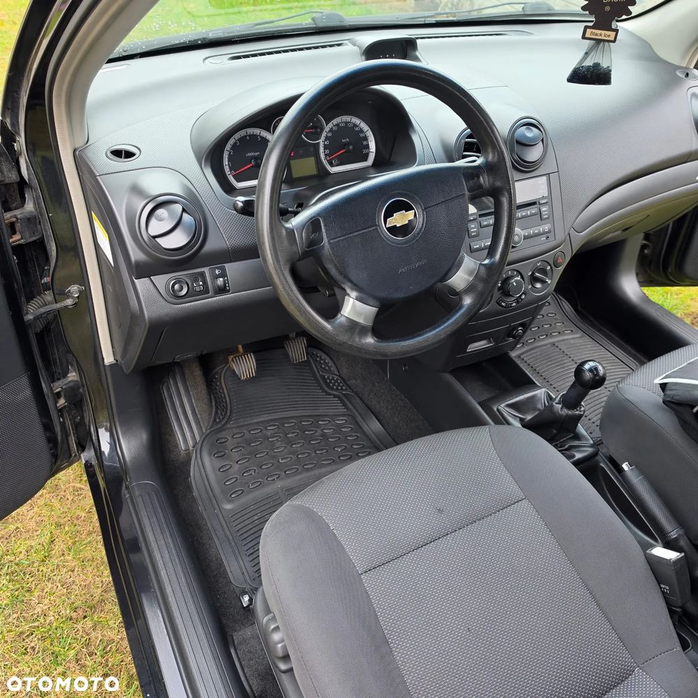 Chevrolet Aveo - 11