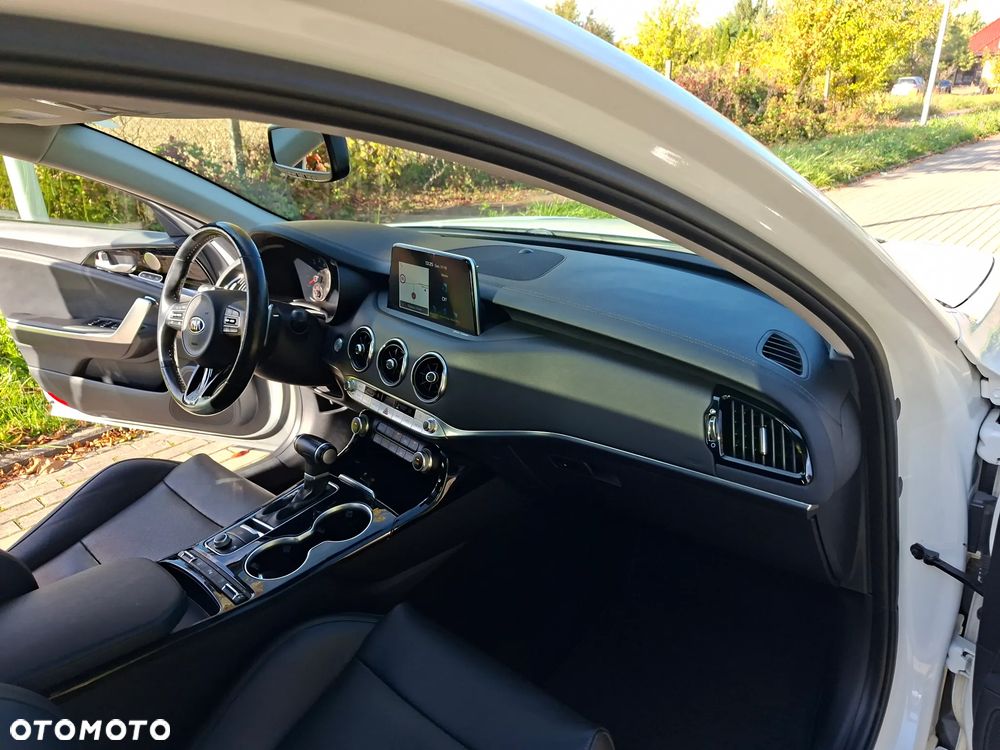 Kia Stinger 2.0 T-GDI L - 13