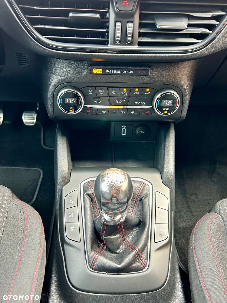 Ford Focus 1.0 EcoBoost Start-Stopp-System ST-LINE - 28