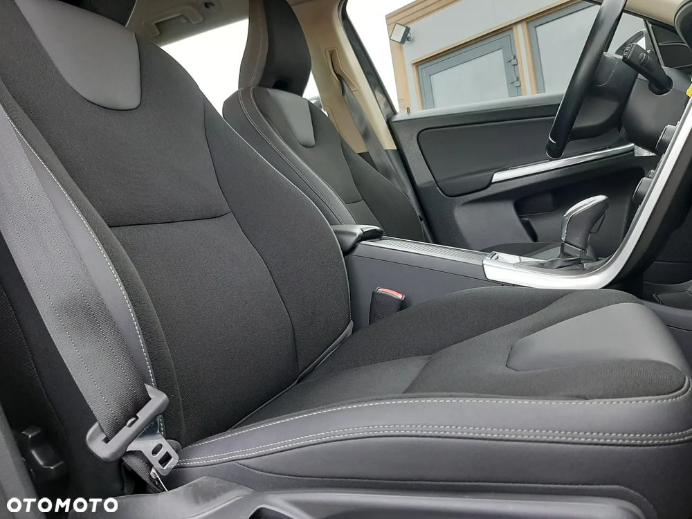 Volvo XC 60 D3 Geartronic Momentum - 18