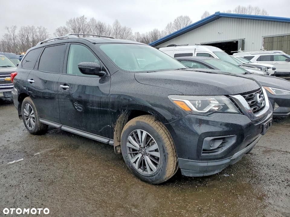 Nissan Pathfinder - 4