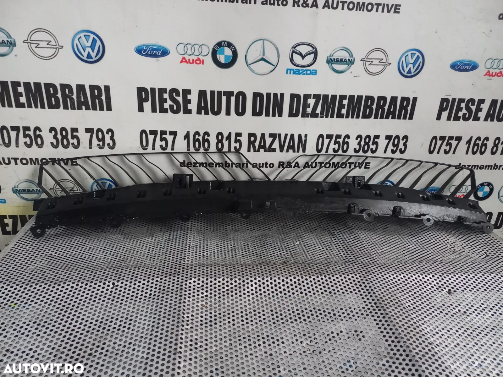 Suport Central Bara Spate Vw T-Roc Cod 2GAA Dezmembrez Vw T-Roc - Dezmembrari Arad - 3