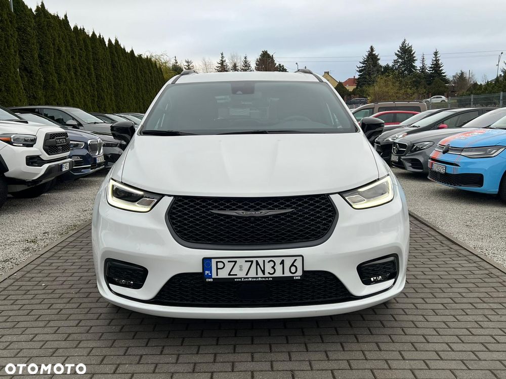 Chrysler Pacifica - 2