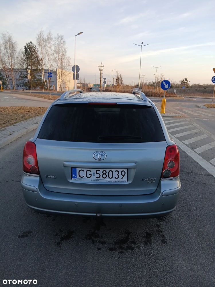 Toyota Avensis 2.0 D-4D Travel - 4