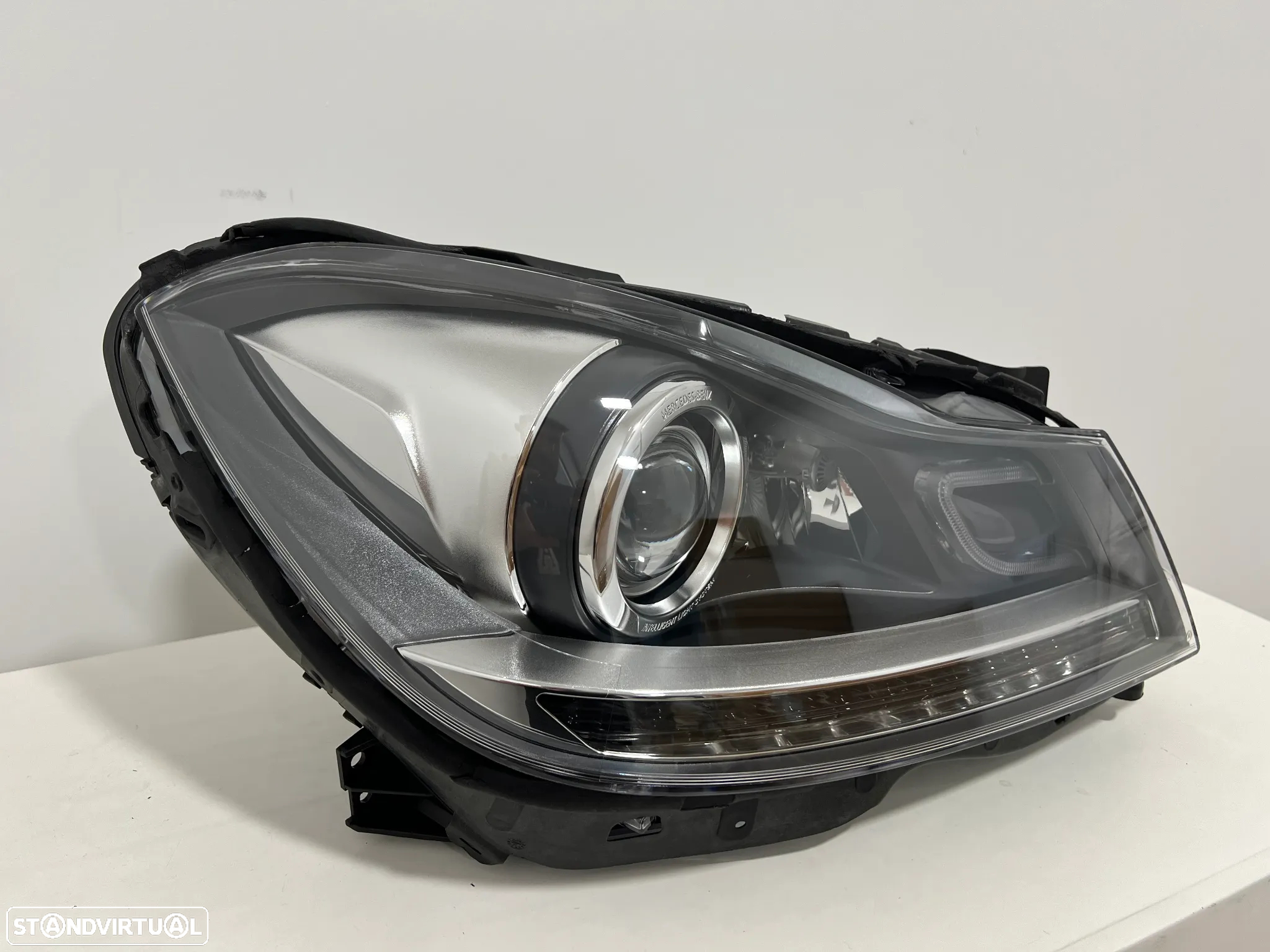 Farol Otica Original Mercedes Classe C W204 Xenon lado Direito - 2