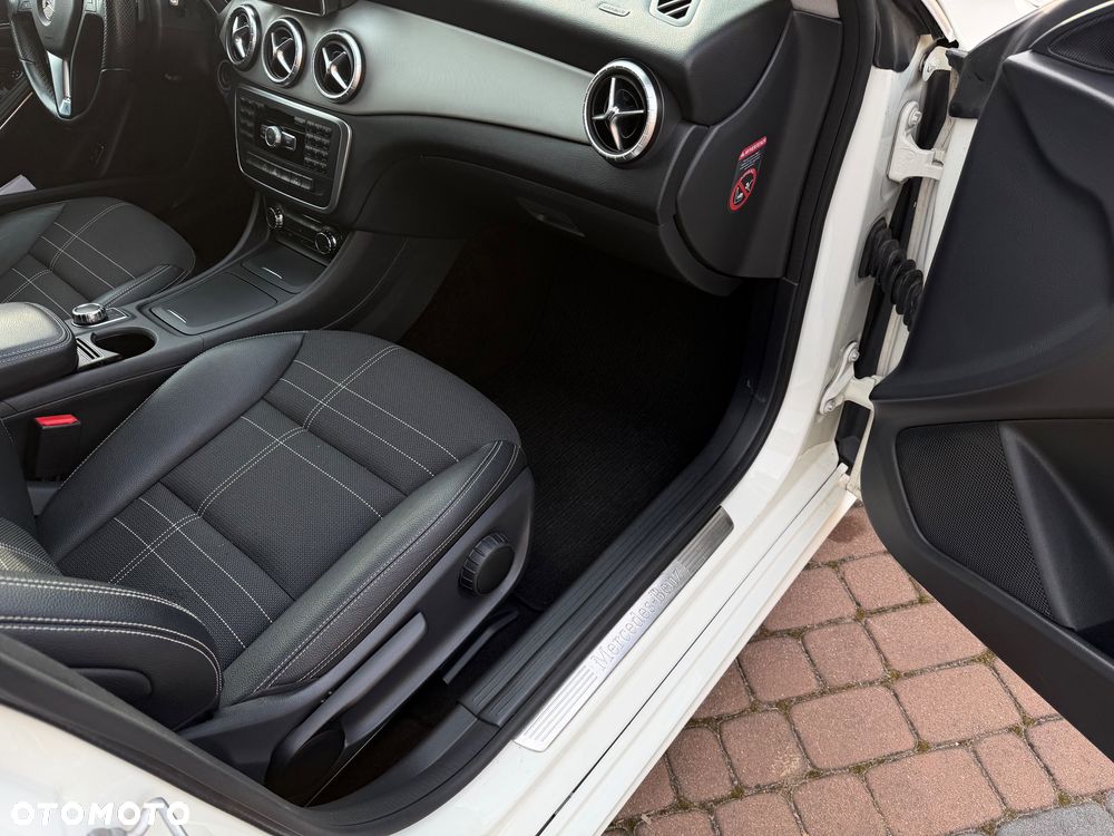 Mercedes-Benz CLA 220 d 7G-DCT AMG Line - 25