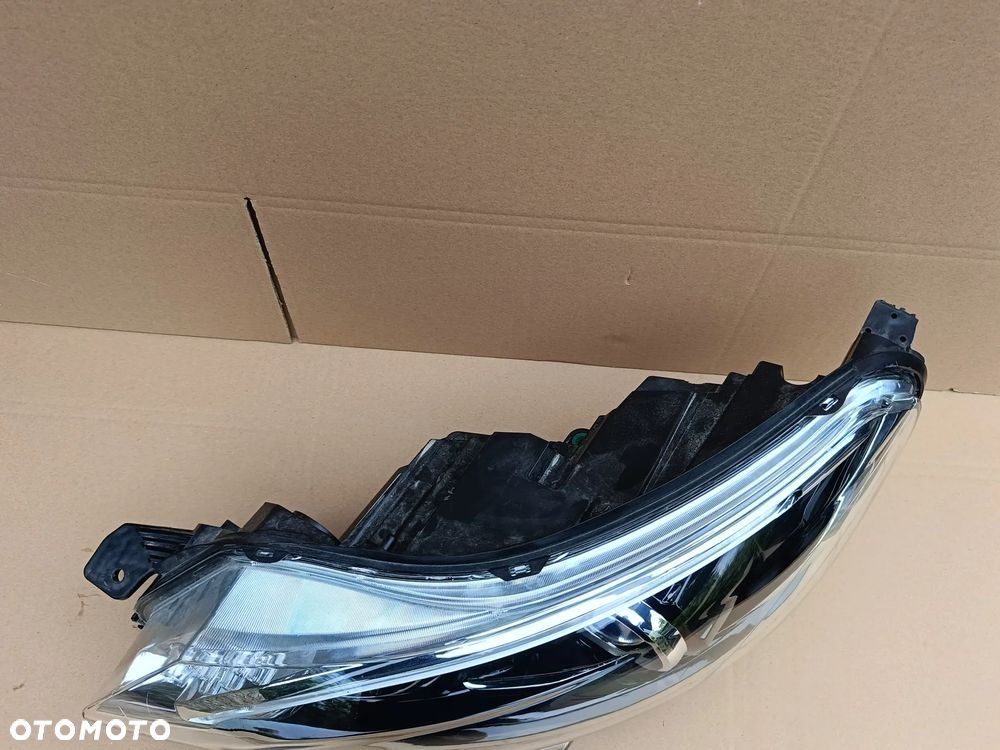 Bi-xenon przedni lewy LED Toyota Proace II 2 lampa 9808589980-00 - 3