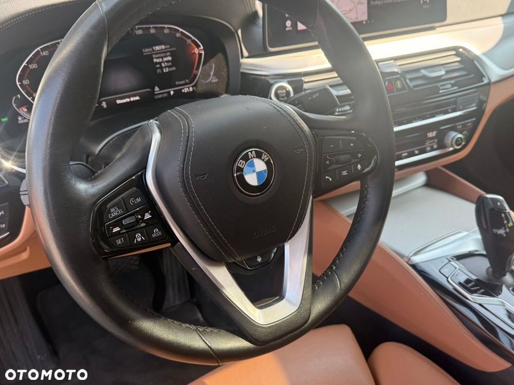 BMW Seria 5 530d xDrive mHEV Luxury Line - 19