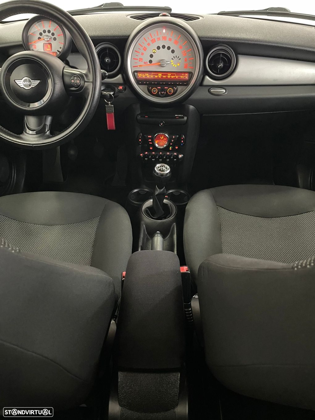 MINI 3 Portas Cooper D - 25