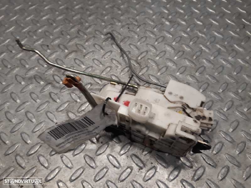 FECHADURA PORTA FRENTE ESQUERDA TOYOTA AVENSIS 2.0 (AZT250_) 147CV 1998CC - 1