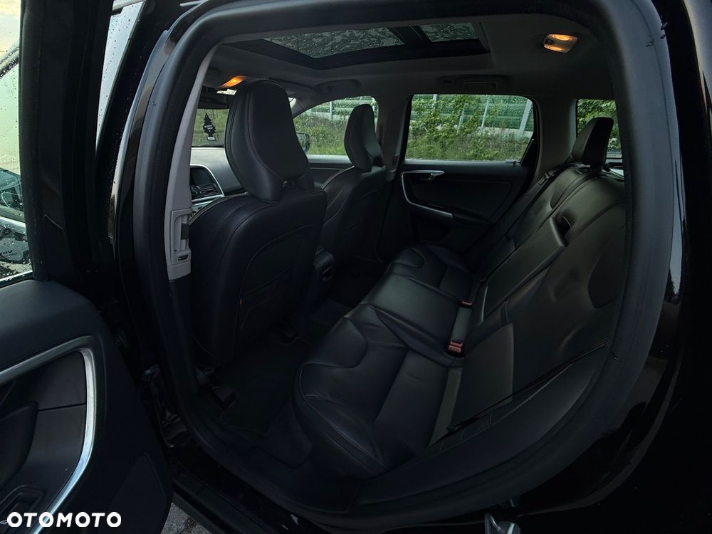 Volvo XC 60 D3 Drive-E Ocean Race - 15