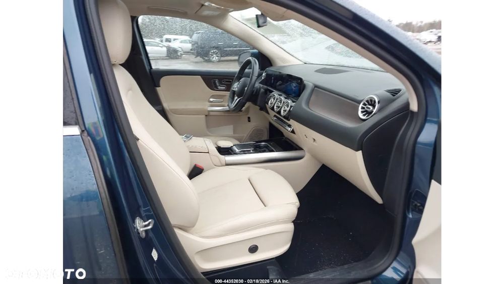 Mercedes-Benz GLA 250 4-Matic - 10