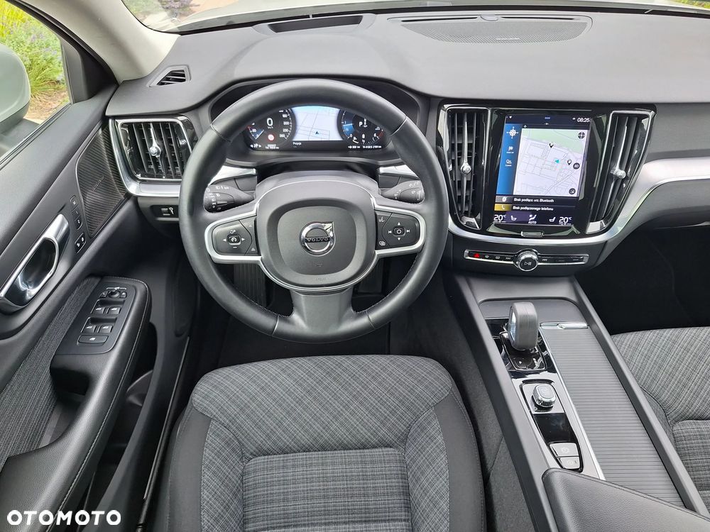 Volvo V60 B4 D Momentum Pro - 28