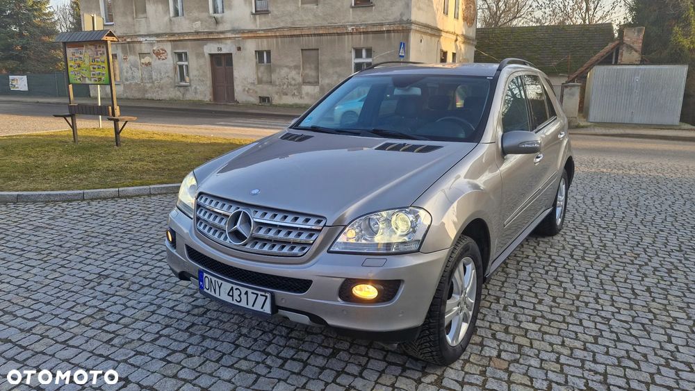 Mercedes-Benz ML 300 CDI 4Matic 7G-TRONIC DPF BlueEFFICIENCY - 2