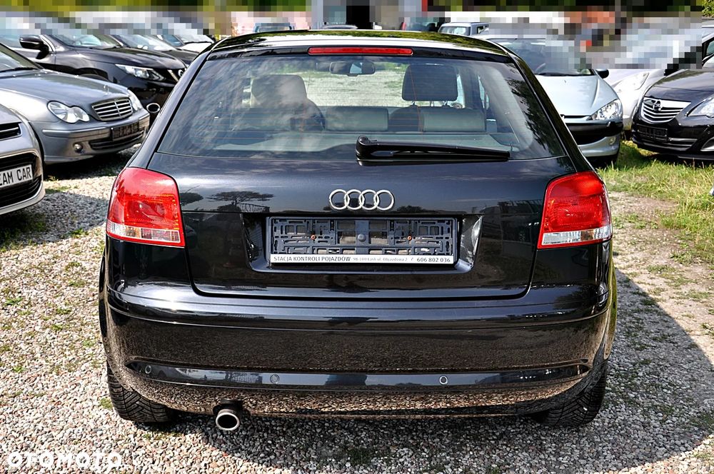 Audi A3 3-drzwiowe 1.6 Attraction - 13