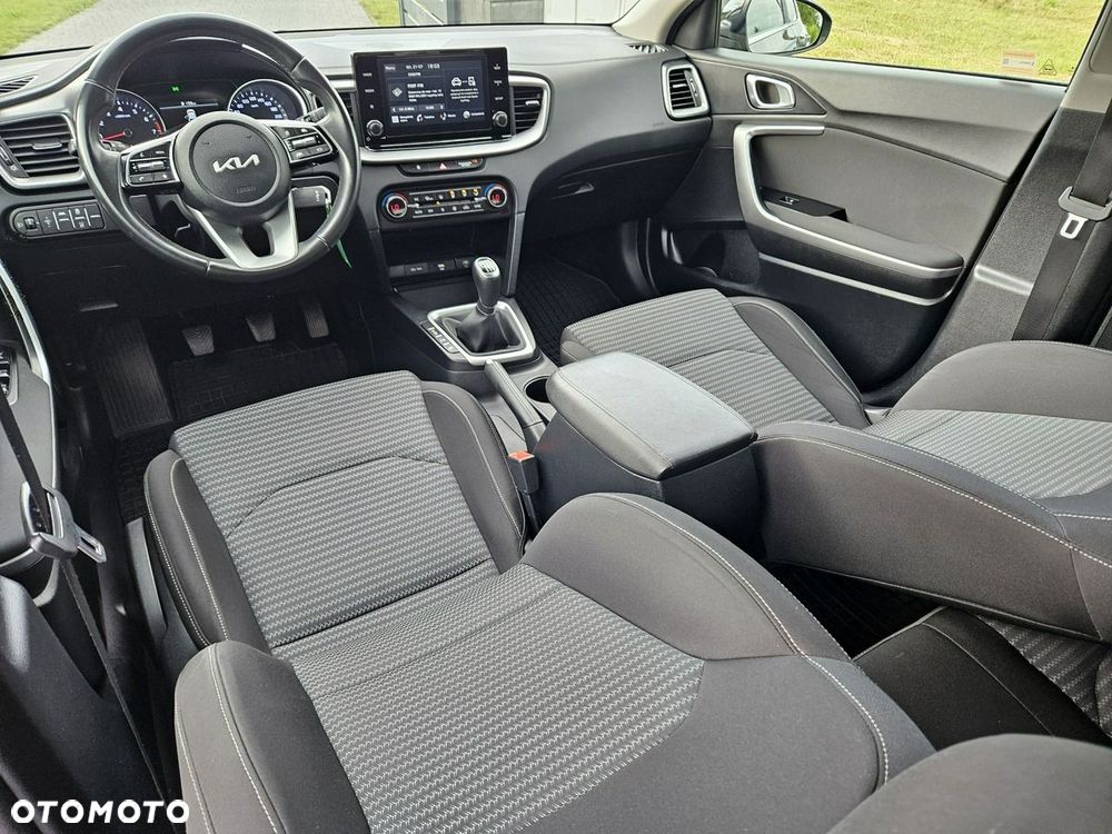 Kia XCeed 1.5 T-GDI M - 13