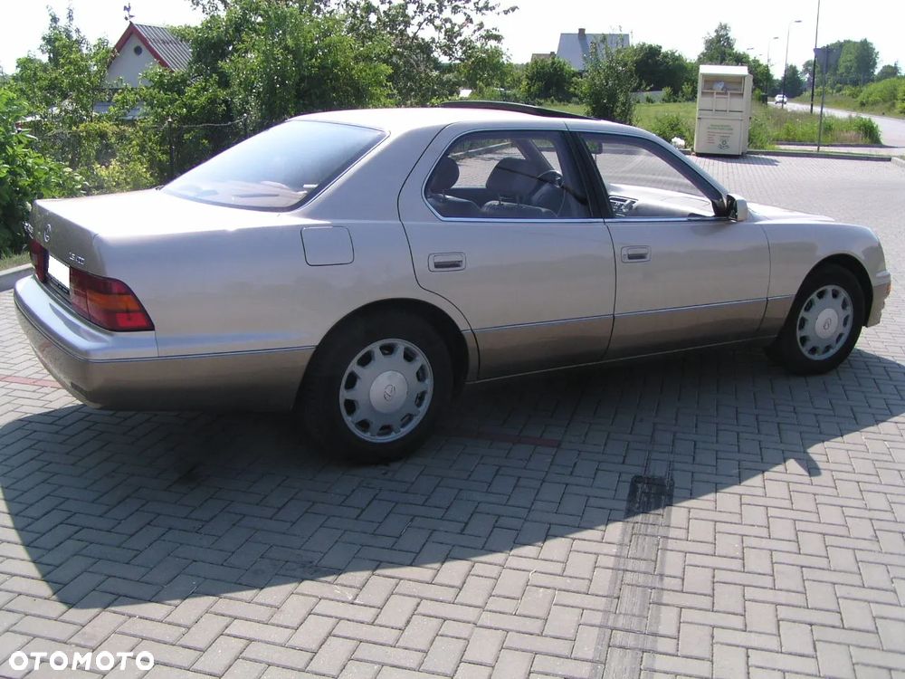 Lexus LS - 13