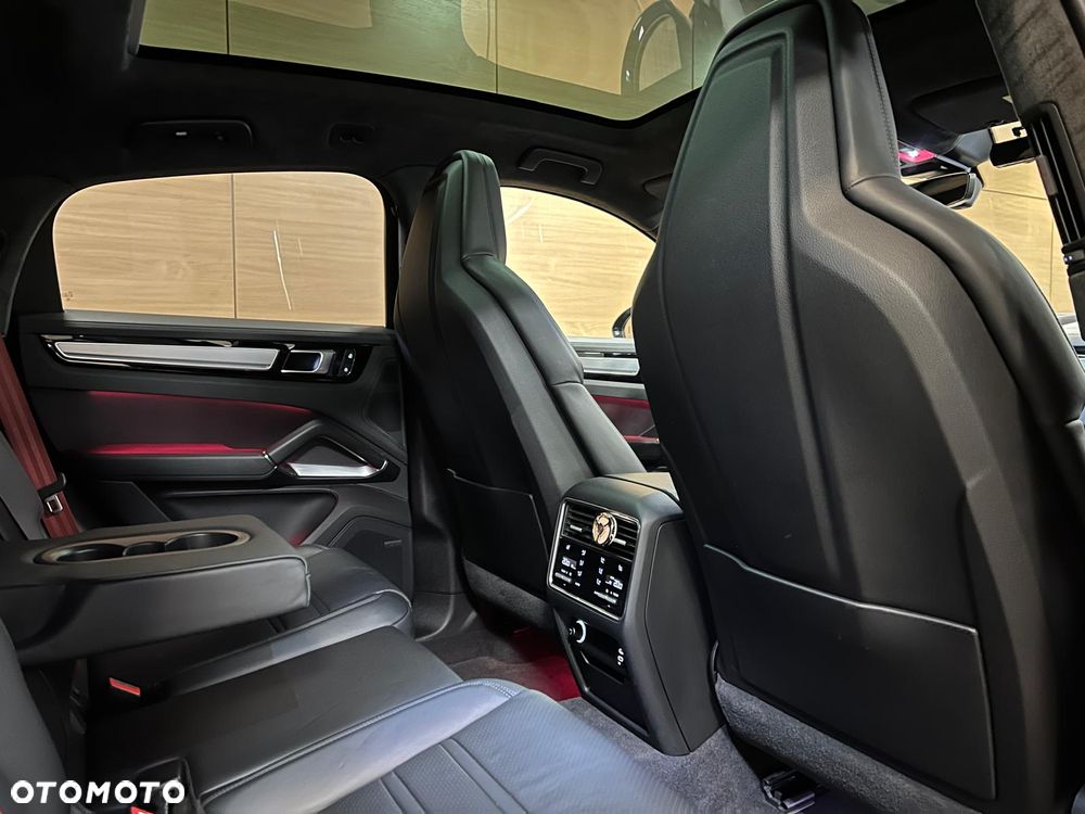 Porsche Cayenne - 13