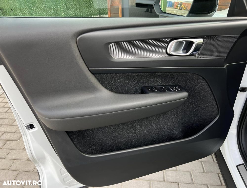 Volvo XC 40 D4 AWD Geartronic R-Design - 19