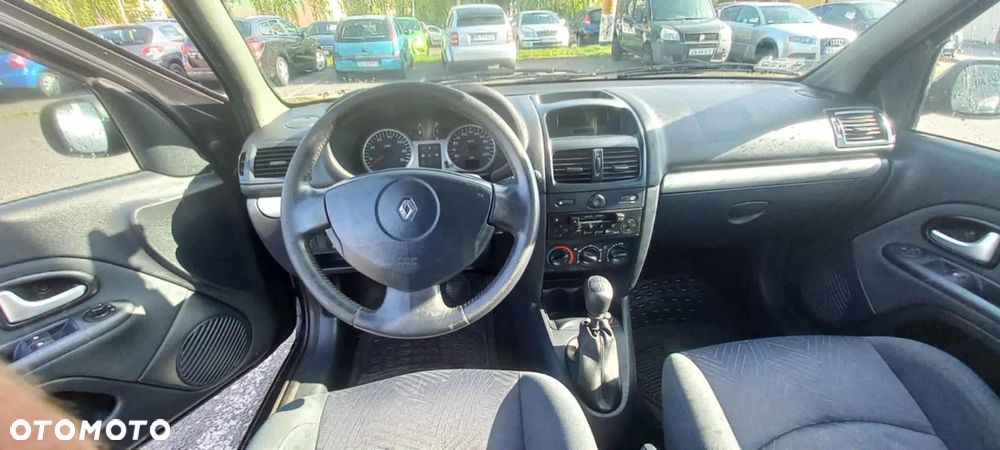 Renault Clio 1.2 16V Alize - 9