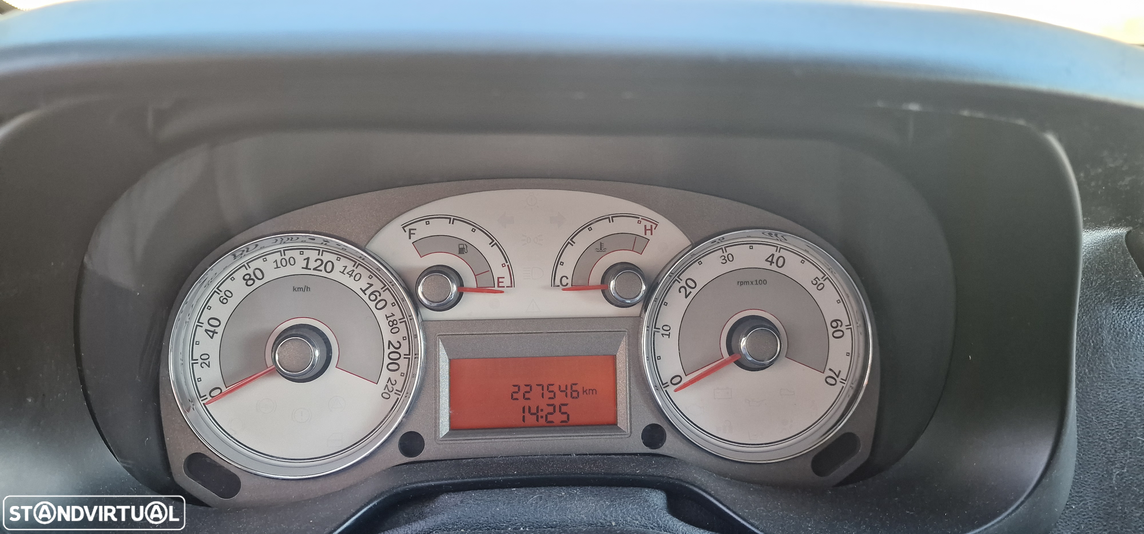 Fiat Linea 1.3 M-Jet Emotion - 9
