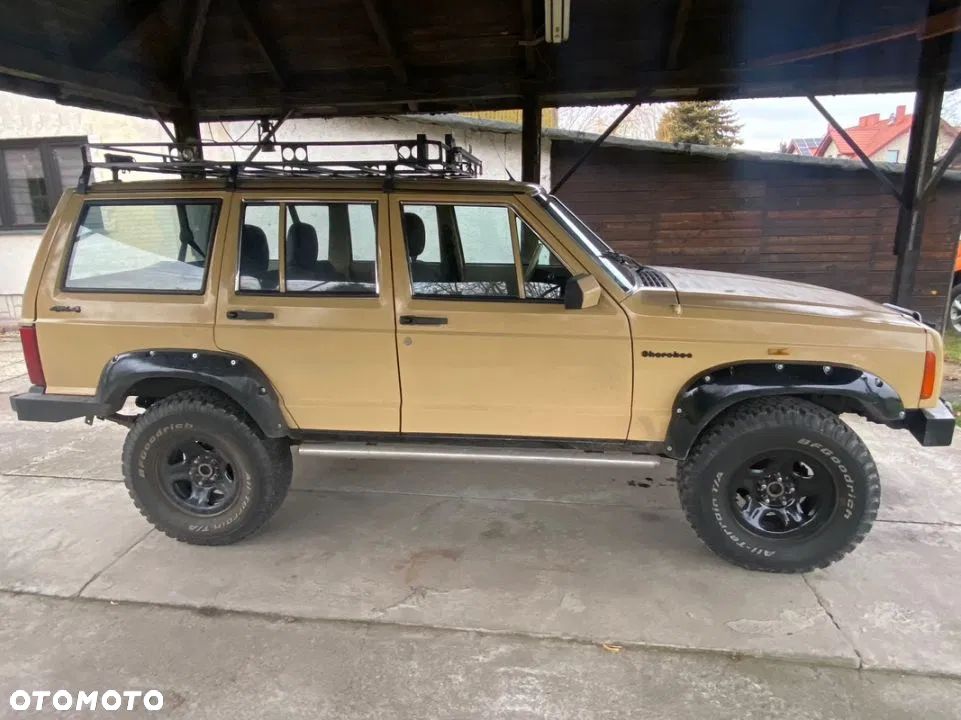 Jeep Cherokee - 1