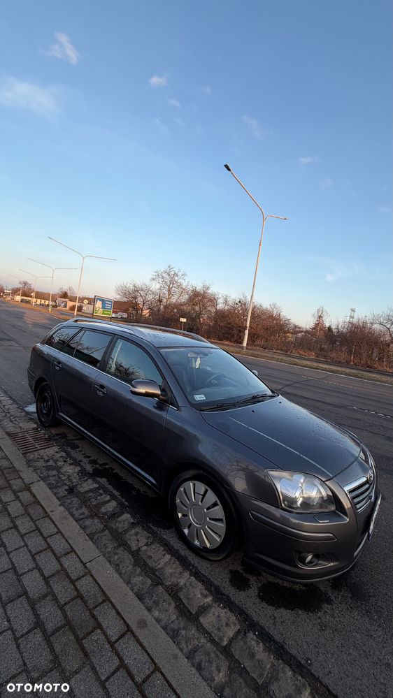 Toyota Avensis 2.0 VVT-i Sol - 11