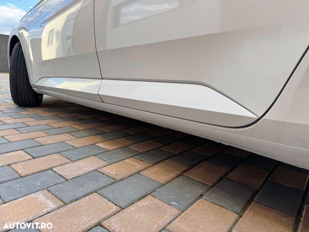 Skoda Superb 2.0 TDI DSG Active - 20