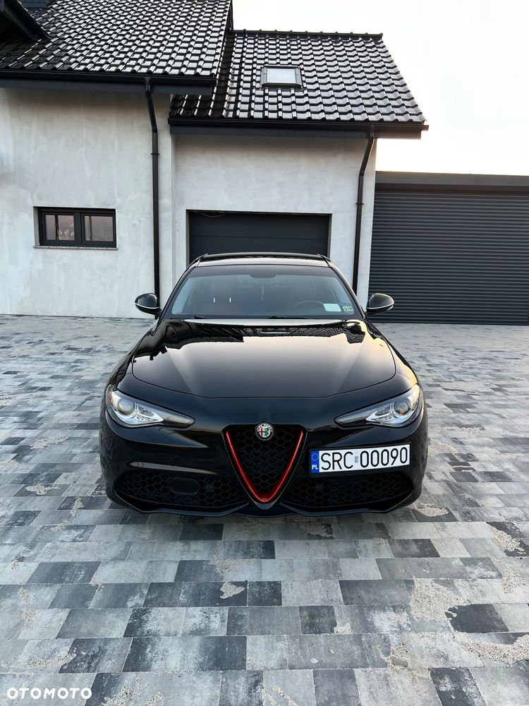 Alfa Romeo Giulia 2.0 Turbo 16V AT8-Q4 Veloce Ti - 2
