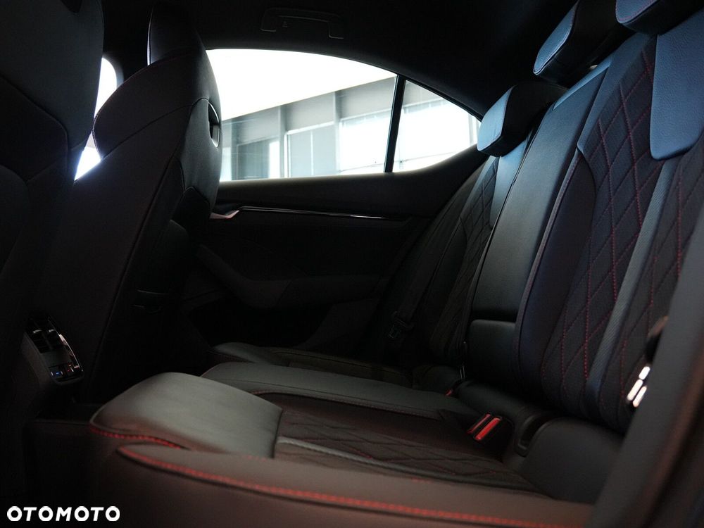 Skoda Octavia 2.0 TSI RS DSG - 31