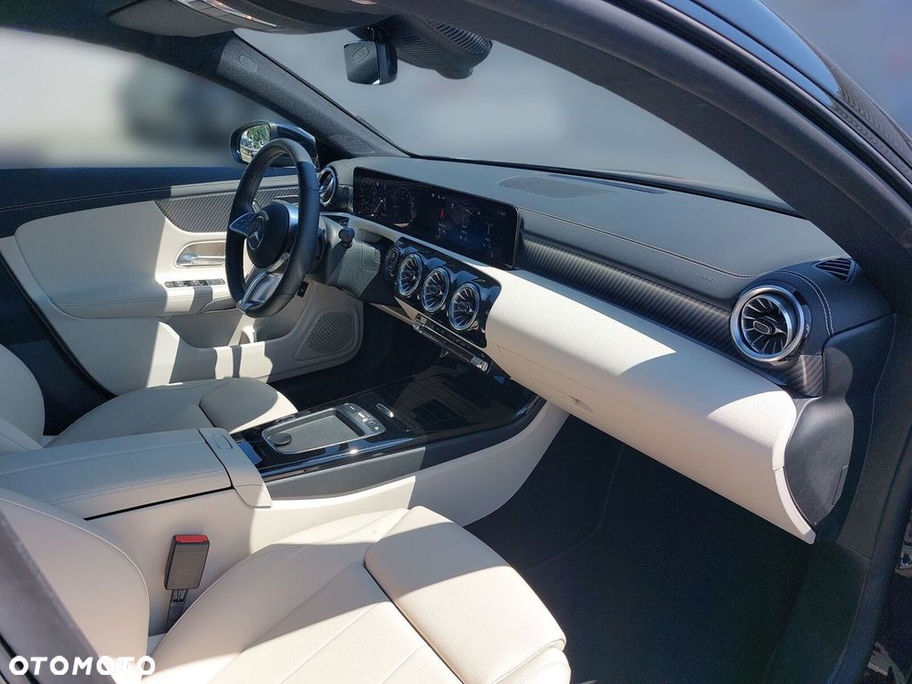 Mercedes-Benz CLA 200 mHEV Progressive 7G-DCT - 20