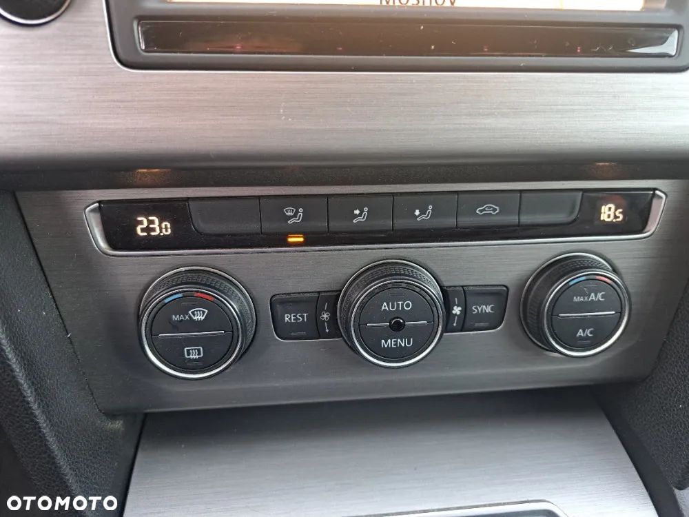 Volkswagen Passat - 14