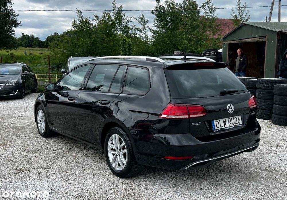 Volkswagen Golf - 6