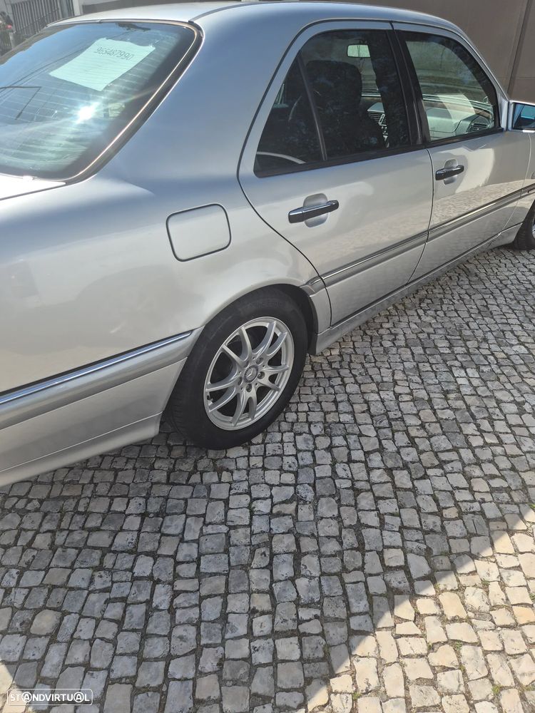 Mercedes-Benz C 220 D Elegance - 2