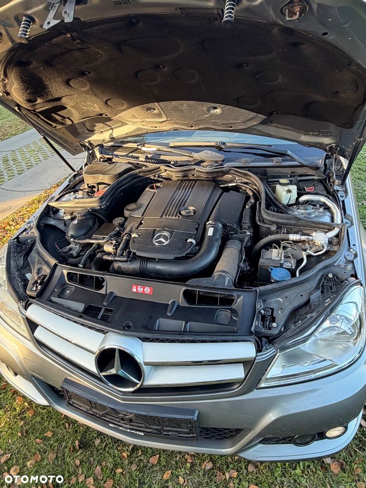 Mercedes-Benz Klasa C 180 BlueEFFICIENCY 7G-TRONIC - 21