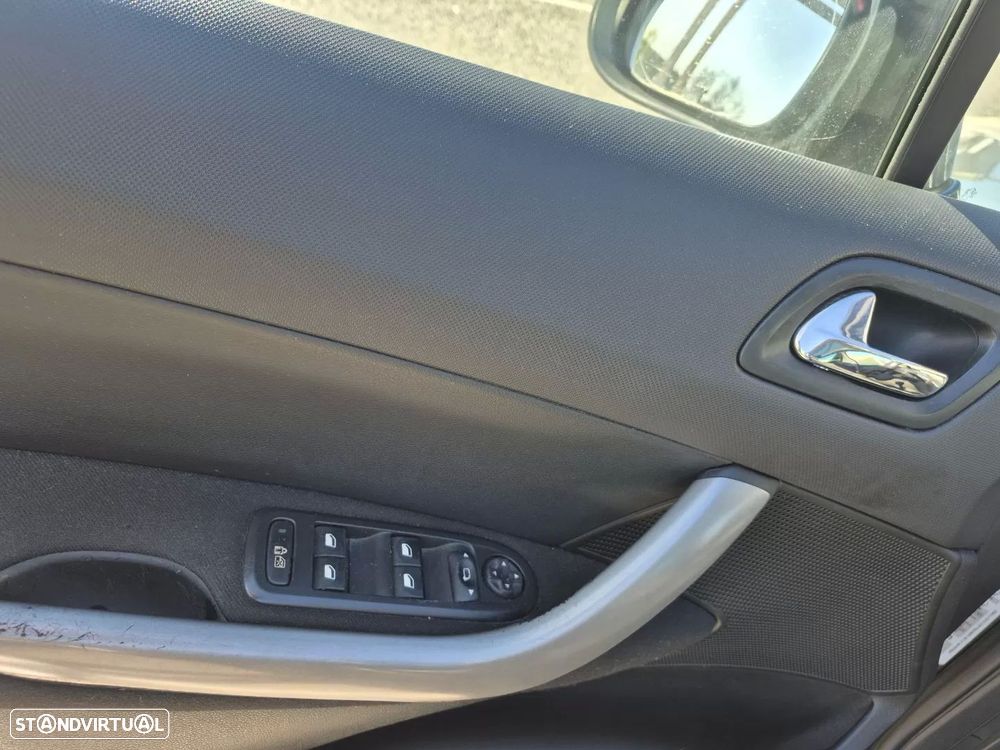 Peugeot 308 SW 1.6 HDi Premium CVM6 - 18