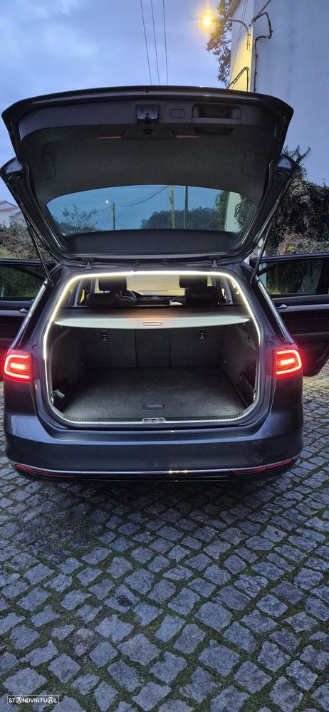 VW Passat Variant 2.0 TDi Highline - 41