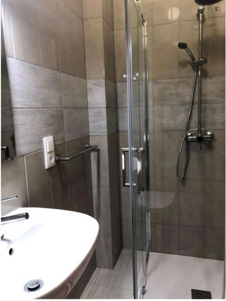 Quarto - localizado em Penha de França Lisbon - Grande imagem: 2/5