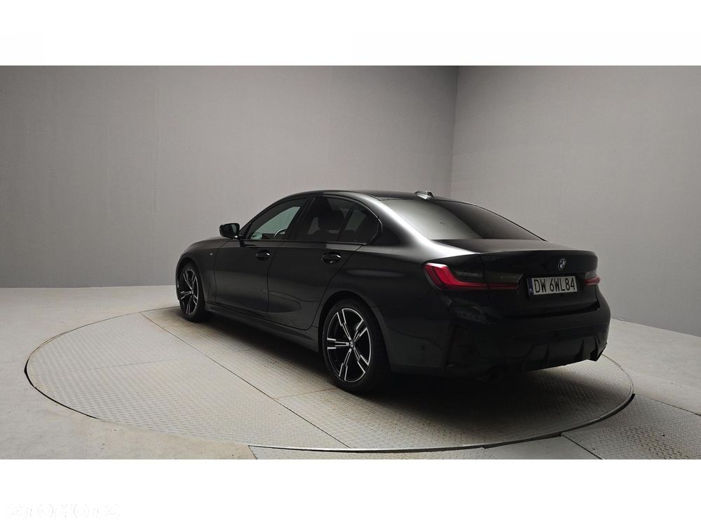 BMW Seria 3 320d xDrive mHEV M Sport - 8