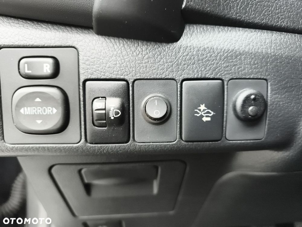 Toyota Corolla 1.6 Classic Plus - 27