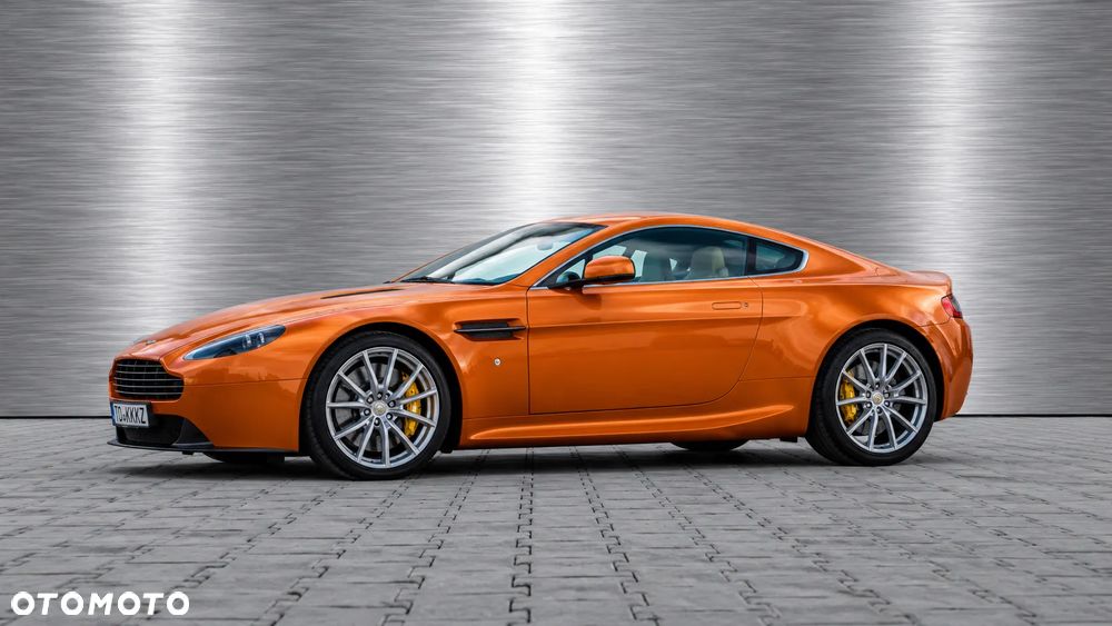 Aston Martin Vantage 2013 photo 2