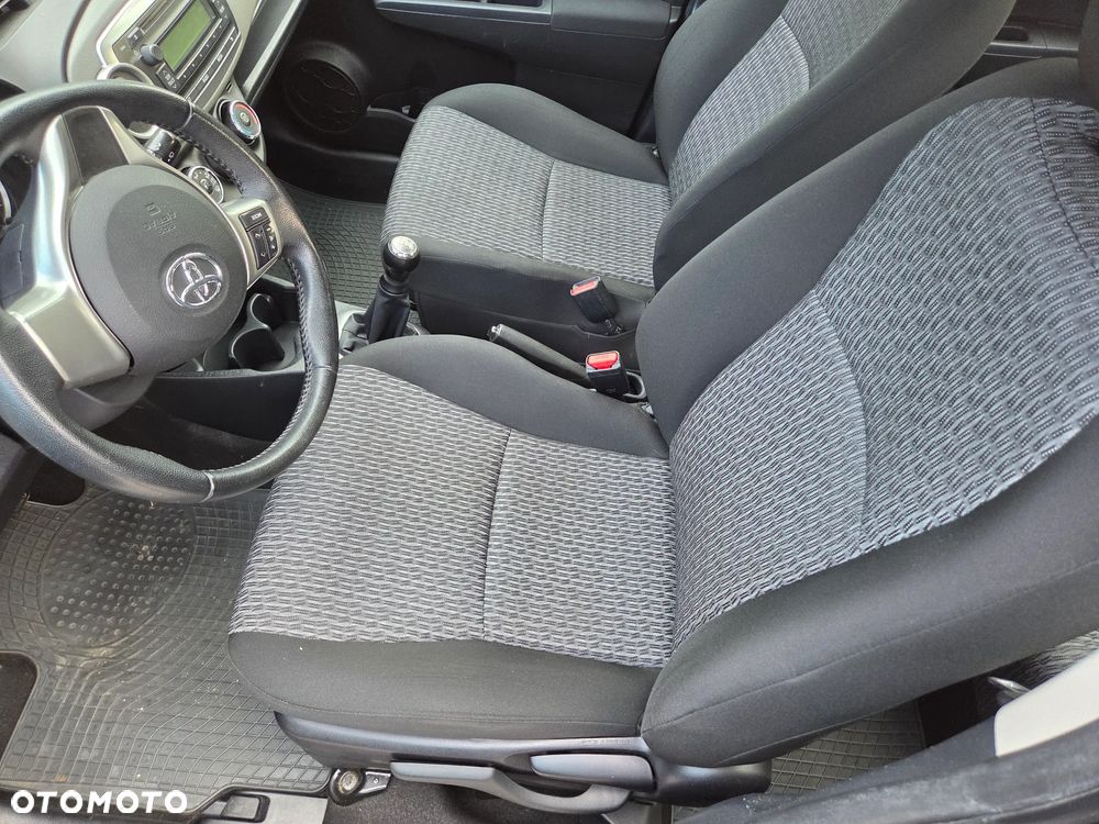 Toyota Yaris 1.0 Premium - 11