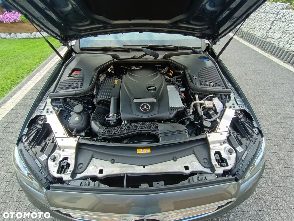 Mercedes-Benz Klasa E 200 CGI BlueEFFICIENCY Automatik Avantgarde - 40
