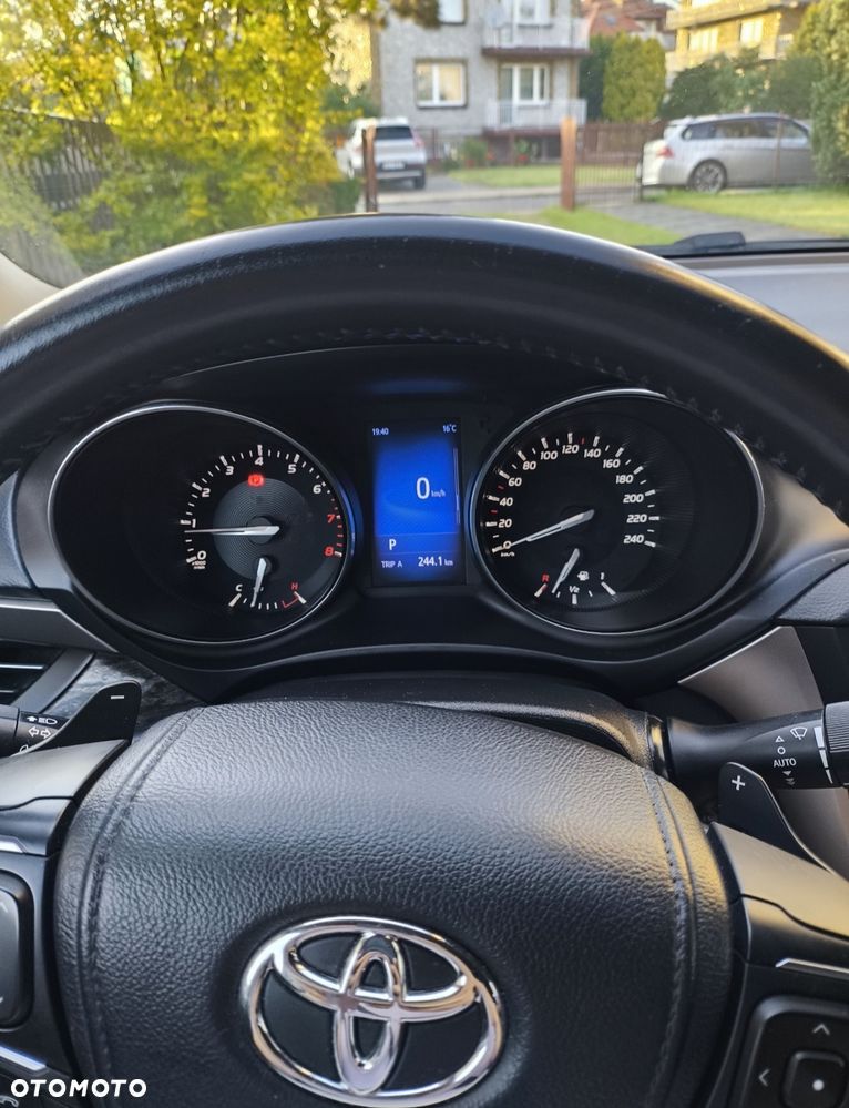 Toyota Avensis 2016 photo 4