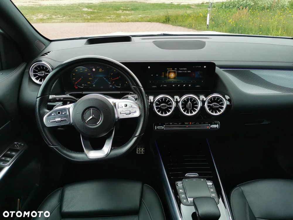 Mercedes-Benz GLA 250 4-Matic AMG Line - 11