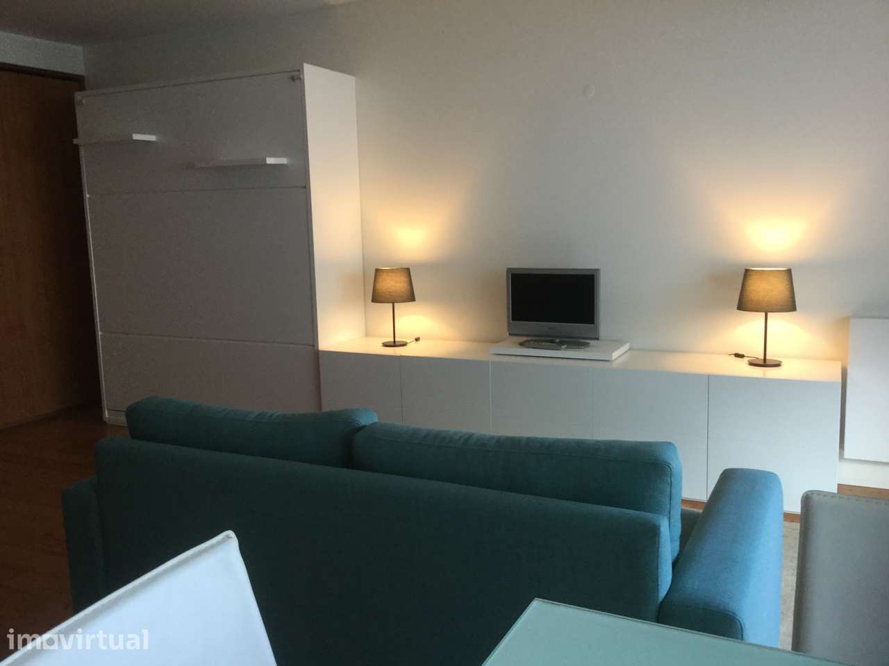 Apartamento T0 com varanda em Lordelo do Ouro - Grande imagem: 3/12