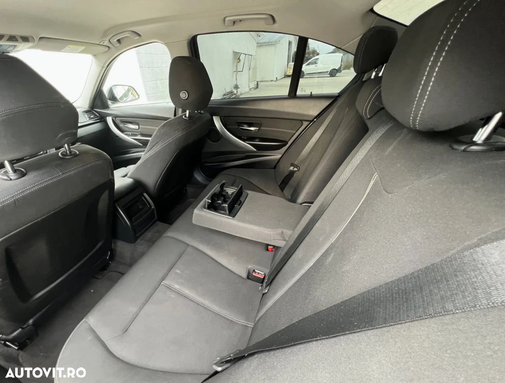 BMW Seria 3 320d - 18